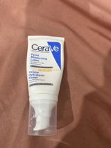 R*** review photo