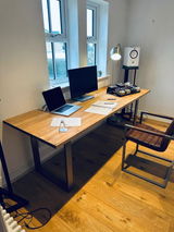 Grove desk photographed by Soulriffer