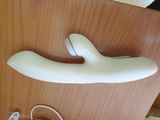 R. review photo