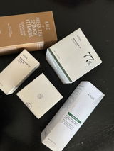 J H.Λ.E. review photo
