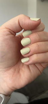 Beate review photo