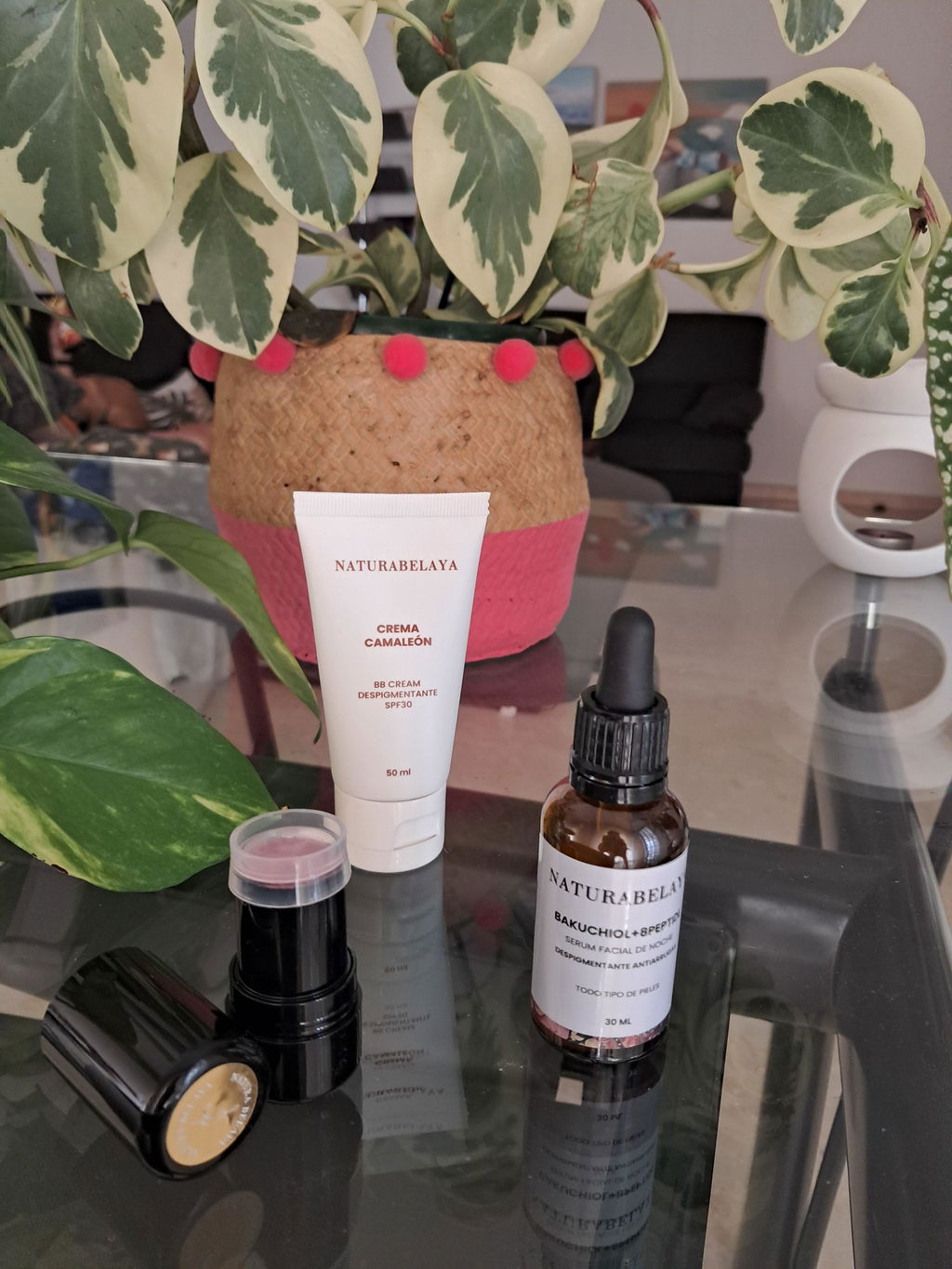 Crema de día hidratante antimanchas con protección SPF30 Camaleón