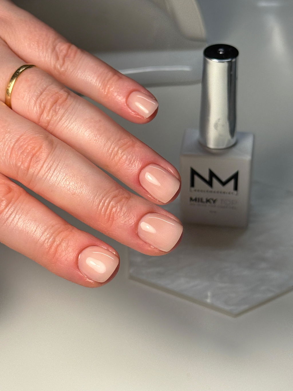 Neglemakeriet Milky Top Coat - No Wipe Gel - 10 ML