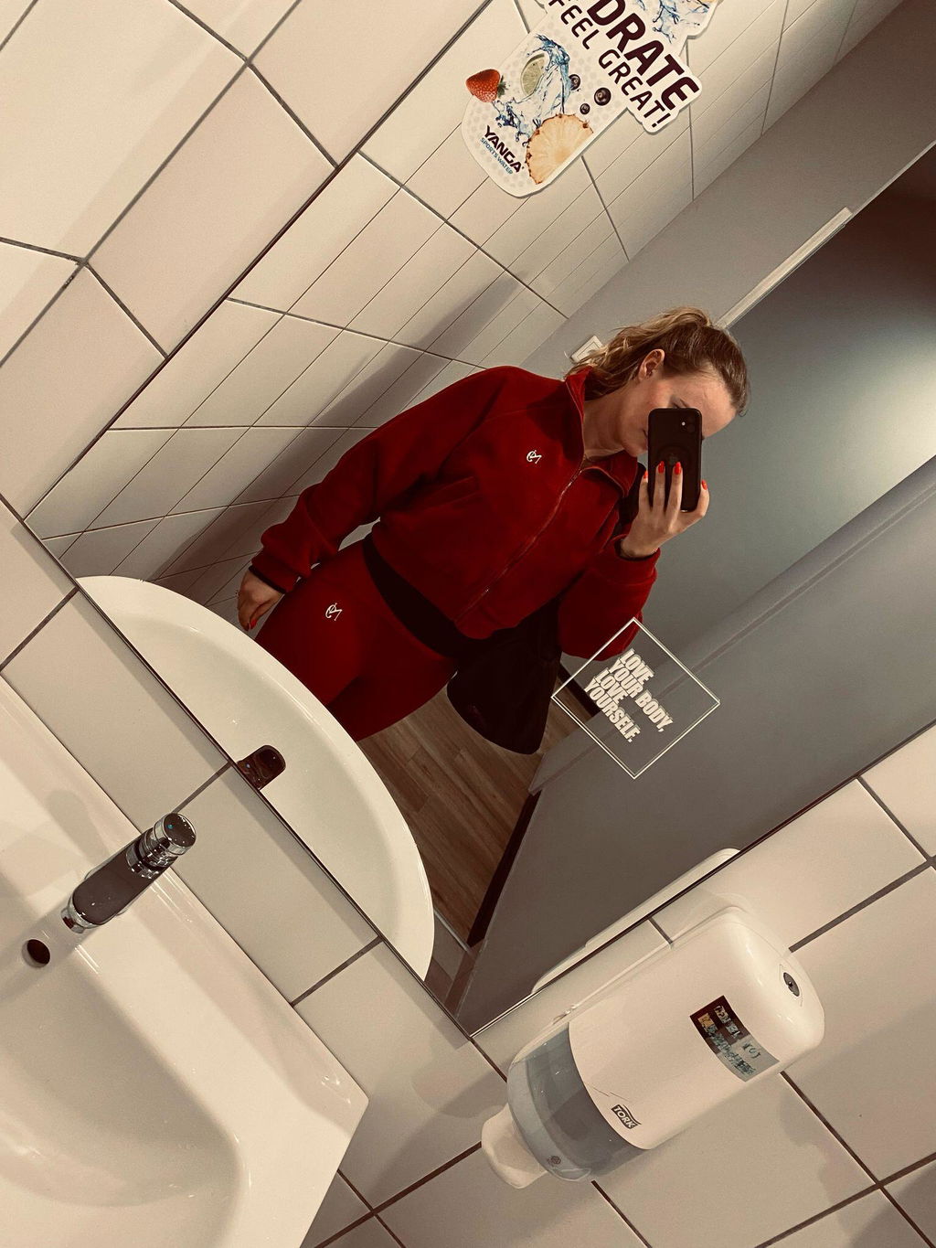 Love Attitude - Comfy Fleece