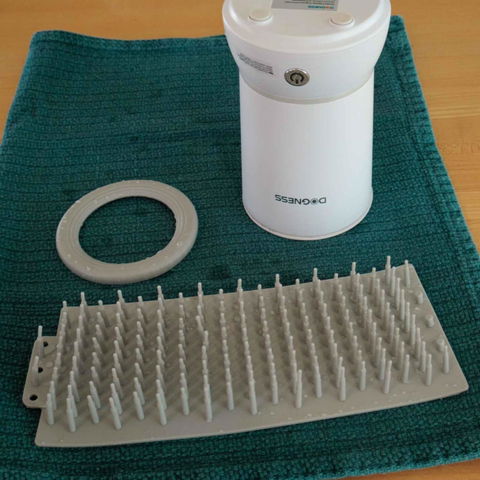 Pet cleaning pod portable gadget