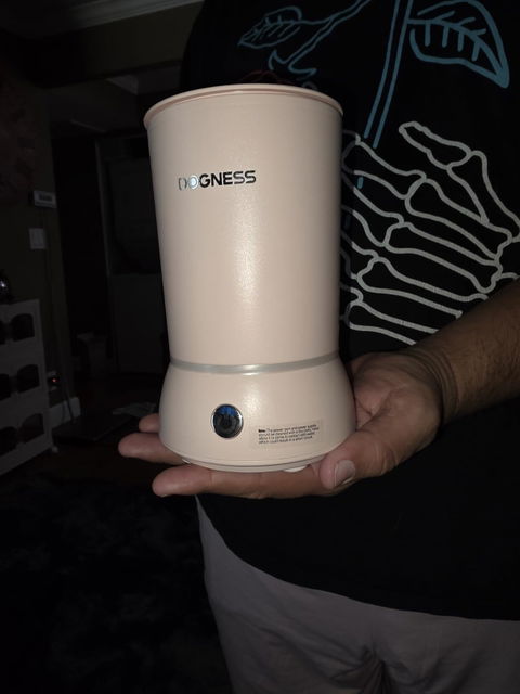 Pet cleaning pod portable gadget