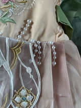 Caroline Garnes Ahmed review photo