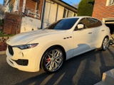 Ari K review photo