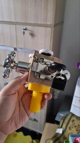 M. review photo