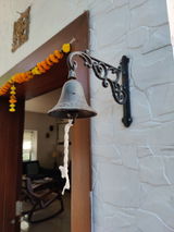 Pratik Gandhi review photo