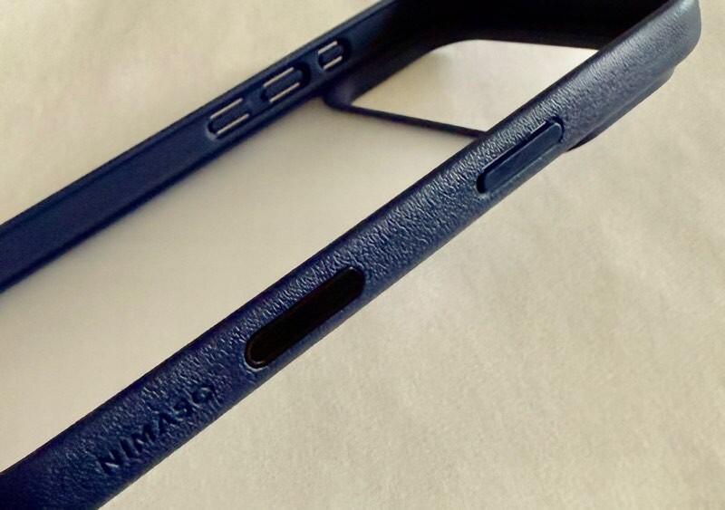 【黒羽シリーズ】半透明マットケース ワイヤレス充電 カメラコントロールボタン保護 耐衝撃 指紋防止 傷つき防止 iPhone 17シリーズ用