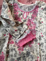 Saniya Ahmed review photo