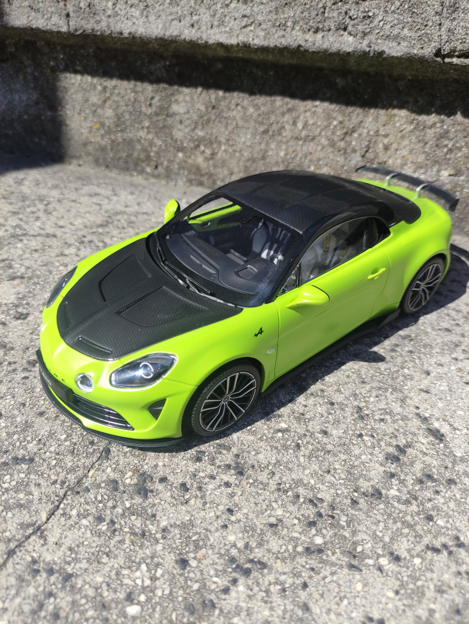 Alpine A110 R Turini 2025 Matte Acide Green 1:18 - 220 pcs – Norev