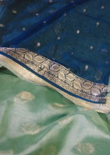 Farah review photo