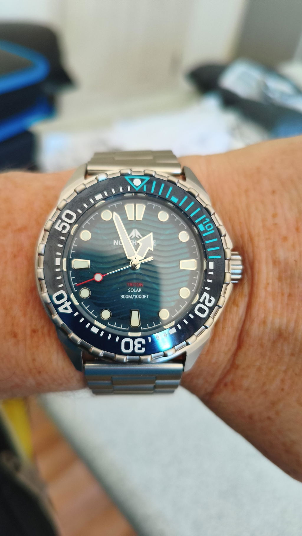 NORTH EDGE TRITON 300m waterproof diving watch solar charging alloy case