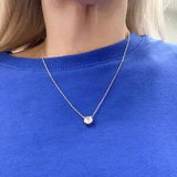 V**n review photo