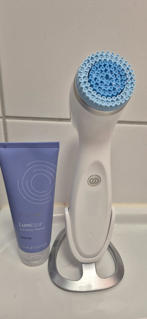 ageLOC LumiSpa & Lumi Spa iO Activating Cleanser