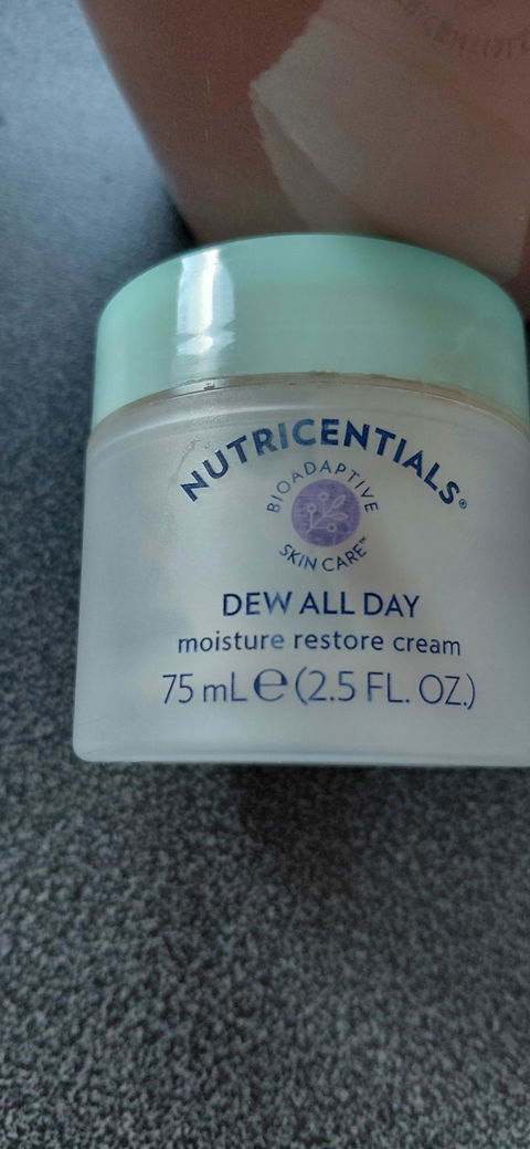 Dew All Day Moisture Restore Cream