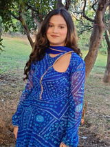 Neelu Jha review photo