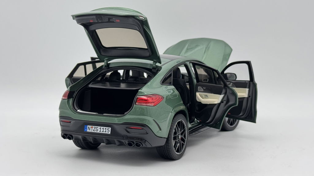 Mercedes-AMG G 63 4x4² W465 – 1:18 Scale Model | NZG