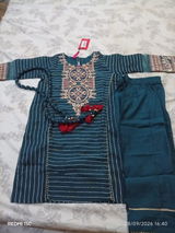 Uroosa Atiq review photo