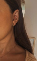 M. review photo
