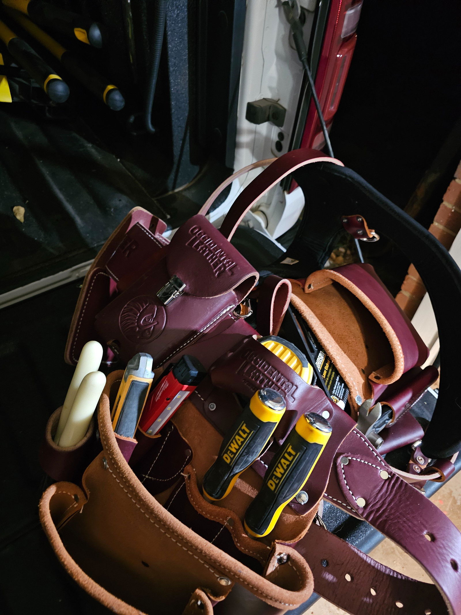 トッズ　ジャケット　ボリオリ　タリアトーレ　ベルベスト　サルトリオ Stronghold Suspension System Suspenders | Tool Belt Support | USA