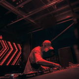 DJ review photo