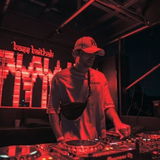DJ review photo