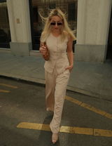 d. review photo