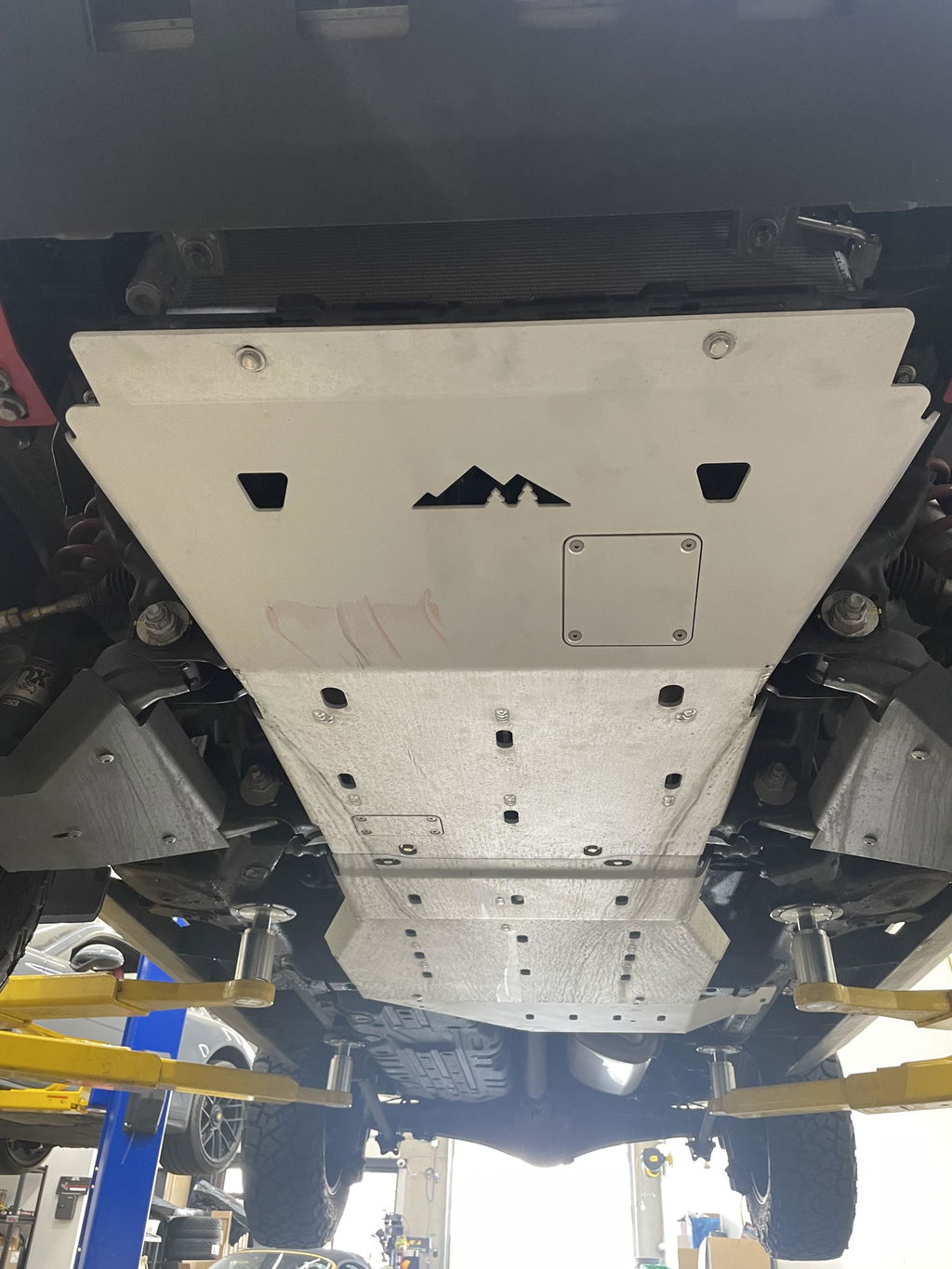 '25+ 4RUNNER Transfer Case Skid Plate *Hybrid