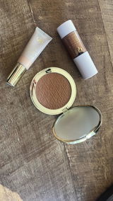 Hennie review photo