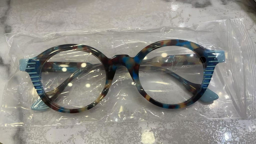 Round Glasses LE7125