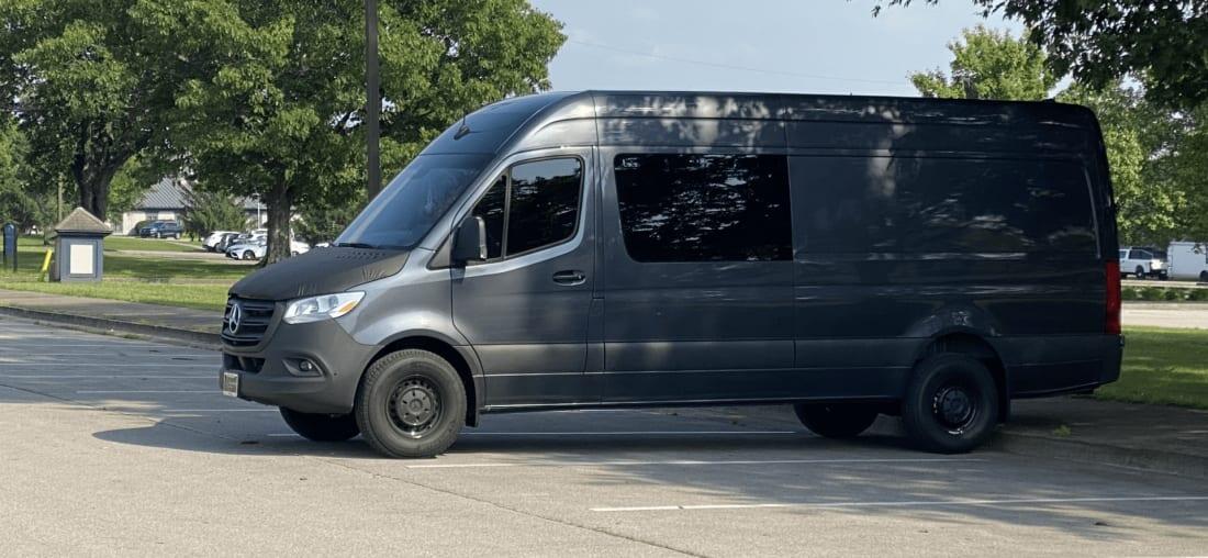 Izi Kehayov review photo