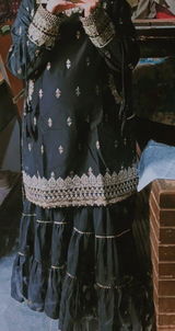 Huma Abbasi review photo