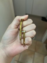 M. review photo