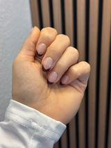Lesly review photo