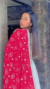 Samia hayat review photo