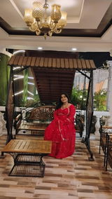 SHREYA Dasgupta review photo