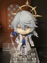 H.M. review photo
