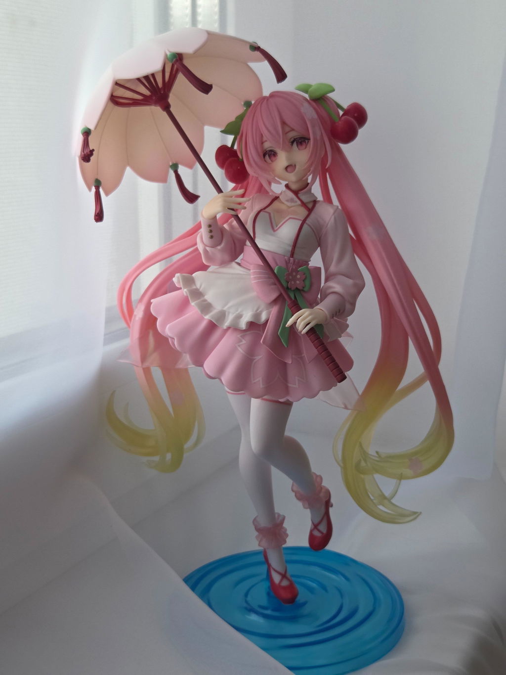 (Pre-Order) Hatsune Miku - Sakura Miku AMP+ Prize Figure (Sakura Dress Ver.)