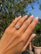 Selin review photo