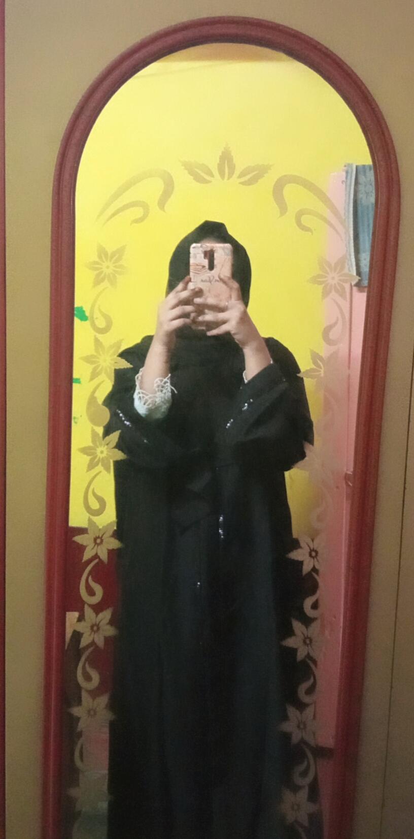 Kahkashan yasmin review photo