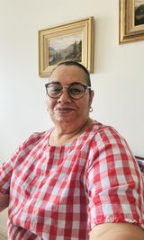 Daphne Mahoni review photo
