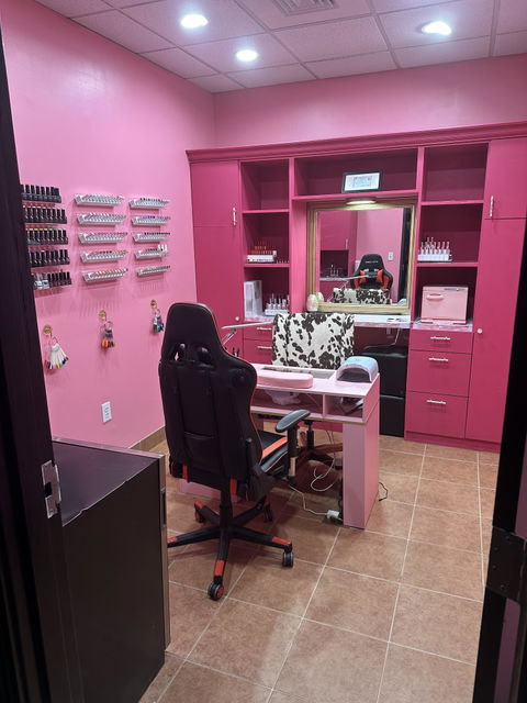 TTGIEET Nail Tech Table with Dust Collector, Glass Top Manicure Table Nail Desk Station w/7 Drawers & 3-Tiers Open Shelves, Nail Beauty Workstation w/Wrist Cushion & Golden Handles
