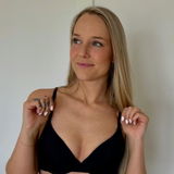 Anaïs review photo