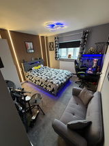 Richard Dixey review photo
