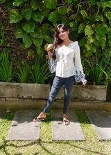 Vani review photo