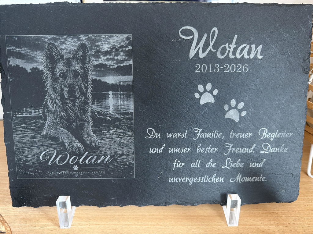 Personalisierter Schiefer Tiergrabstein 30x20cm - Foto Lasergravur