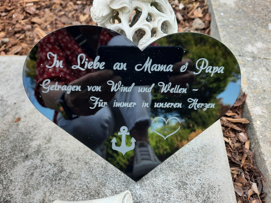 Personalisierter Acrylglas Herz Grabschmuck - Text Lasergravur